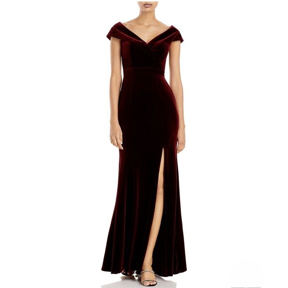 AQUA Off-the-Shoulder Fluted Velvet Gown Maxi Dress Holiday Burgundy Size 6 - Picture 1 of 11